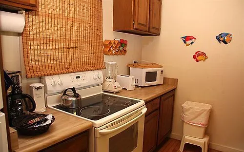 ホテル Molokai Vacation Properties - Paniolo Hale